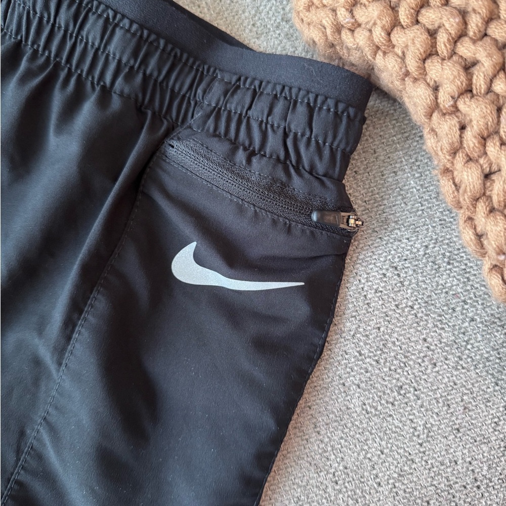 Nike Dri-Fit Black Running Shorts Zip Pocket Athletic Workout Size S - Picture 3 of 6